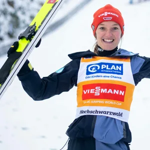 Katharina Althaus Deutschland jubelt über Sieg