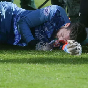 Torhüter Craig Gordon liegt verletzt am Boden