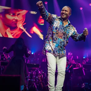Kool and the Gang mit dem Antwerp Philharmonic Orchestra