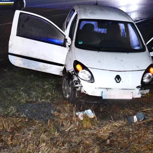 Unfall bei Hambur – Rettungskräfte suchen nach Insassen