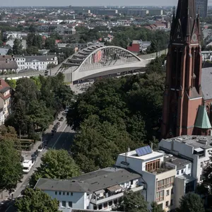 Die Deutsche Bahn hat einen neuen „leichteren” Entwurf für die neue Sternbrücke vorgestellt.