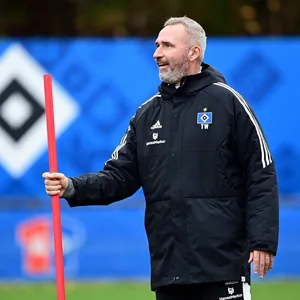 HSV-Coach Tim Walter bittet seine Profis am Montag erstmals wieder auf den Trainingsplatz.