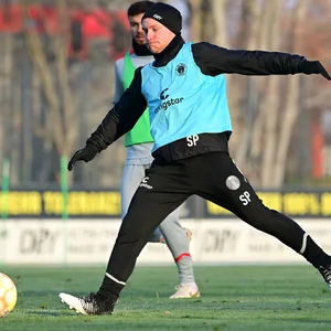 Videoanalyst Sami Pierau im St. Pauli-Training