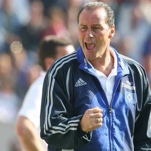 Ex-HSV-Trainer Huub Stevens