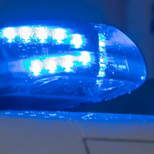 Polizisten fanden bei einer 17-Jährigen Kokain, eine Schreckschusspistole und 15 Schuss Munition. (Symbolfoto)