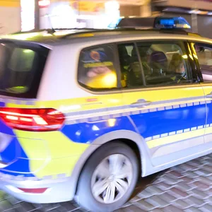 Messermann erbeutet bei Überfall auf Weinhandlung mehrere 100 Euro