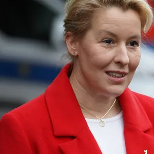 Berlins Regierungschefin Franziska Giffey (SPD) will die Kritik nicht auf sich sitzen lassen.
