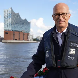 Peter Tschentscher (SPD) warb überraschend erneut für die Verklappung von Elbschlick bei Scharhörn. (Archivbild)