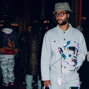 Serge Gnabry auf der Pariser Fashion Week