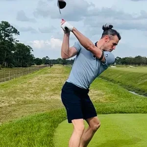 Gareth Bale beim Golfspielen