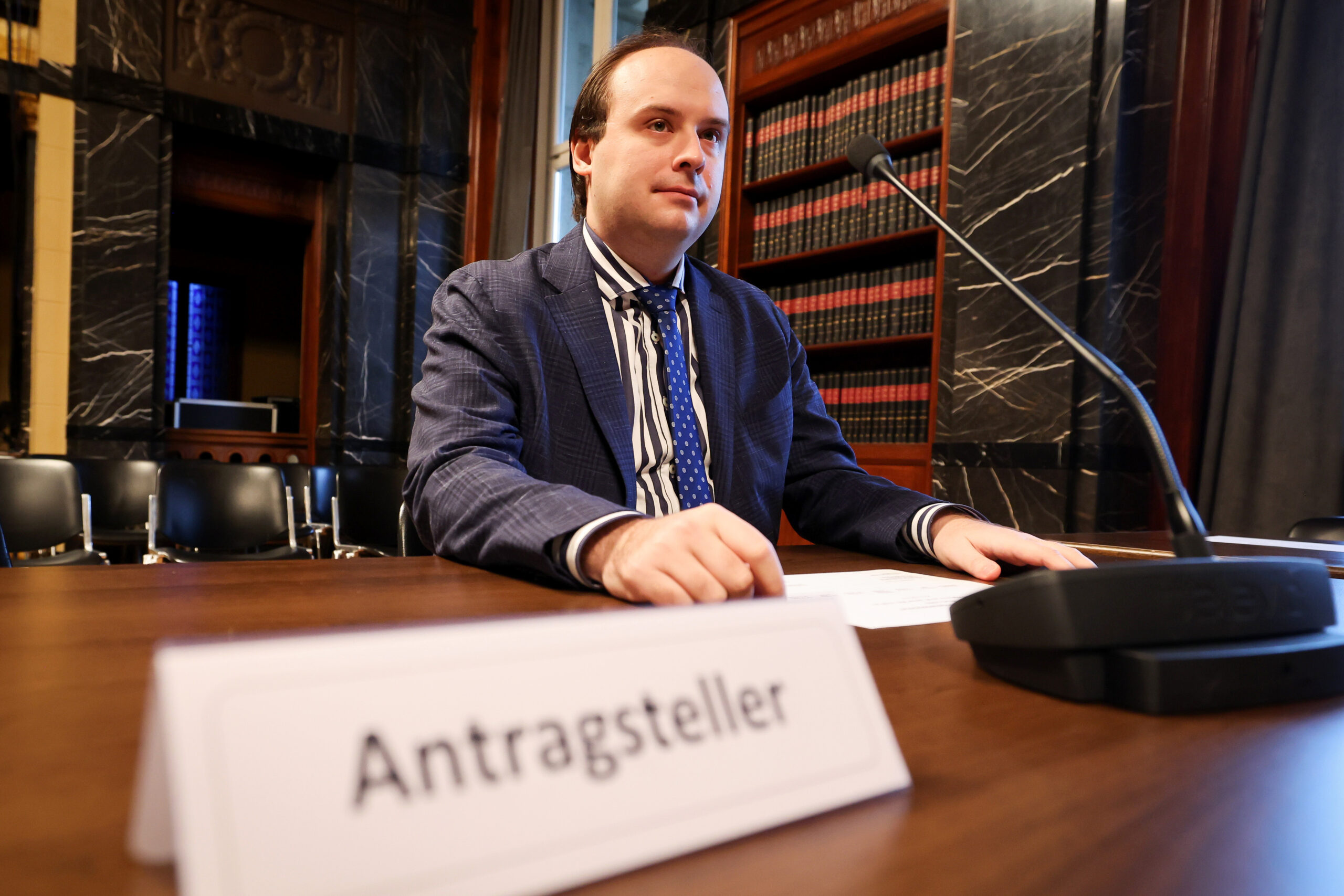 Krzysztof Walczak und die AfD kassierten im Streit um eine Expertenanhörung eine Niederlage vor Gericht.
