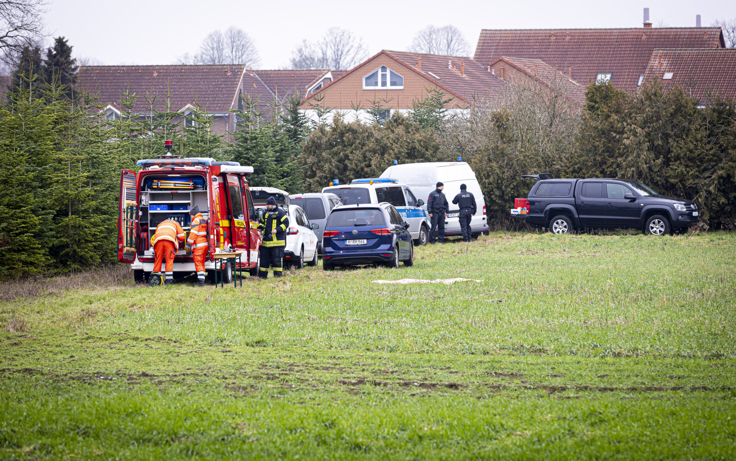 Nach einer stundenlangen Suchaktion fanden Ermittler die Leiche des vermissten Teenagers aus Wunstorf.