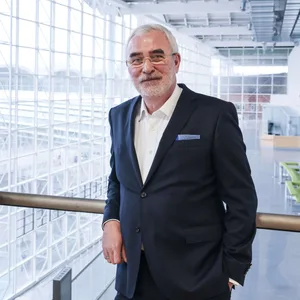 Aufnahme von Bernd Aufderheide (r.) mit seinem Kollegen Uwe Fischer (l.) in den Messehallen.