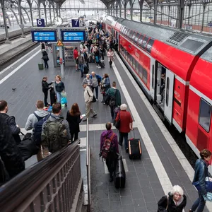 Bahnsteig des Bahnhofs Lübeck.