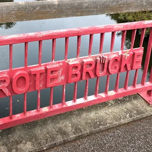 rote Brücke