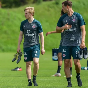Mats Möller Daehli und James Lawrence im St. Pauli-Training
