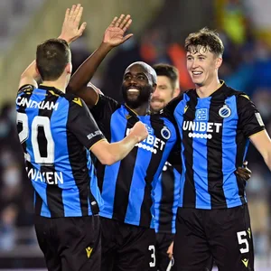 Eder Balanta jubelt im Trikot des FC Brügge