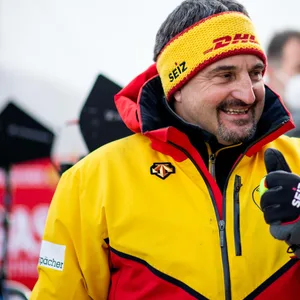Georg Hackl Schorsch hebt den Daumen