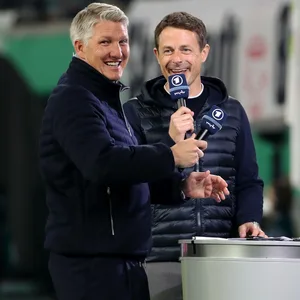 Sportschau-Moderatoren Alexander Bommes und Bastian Schweinsteiger