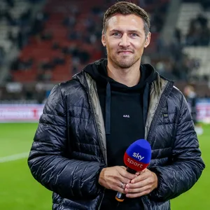 Ex-St. Pauli-Profi Sören Gonther am Sky-Mikrofon