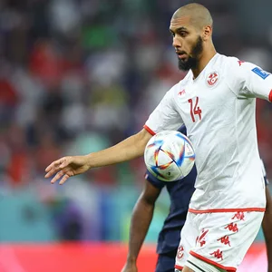Aïssa Laïdouni nimmt den Ball an