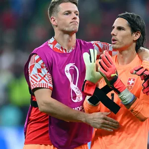 Jonas Omlin und Yann Sommer sind nach dem WM-Aus enttäuscht