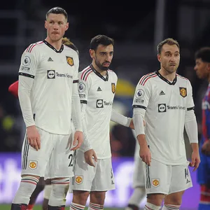 Wout Weghorst (l.), Bruno Fernandez (m.) und Christian Eriksen