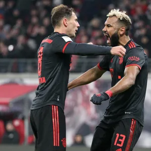 Leon Goretzka (l.) und Eric Maxim Choupo-Moting (r.)