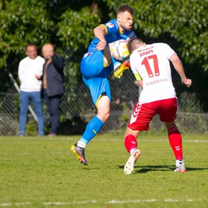 Ex-HSV-Stürmer Manuel Wintzheimer (l.) legte in den Tests einen guten Start im Eintracht-Dress hin.
