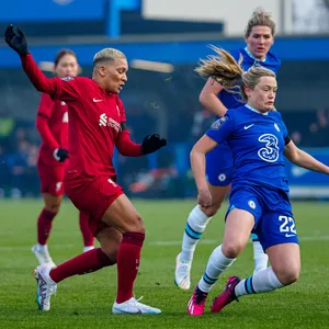 Spielerinnen von Liverpool und Chelsea