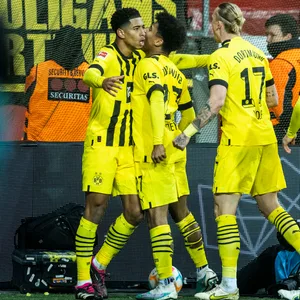 BVB-Spieler jubeln nach einem Tor