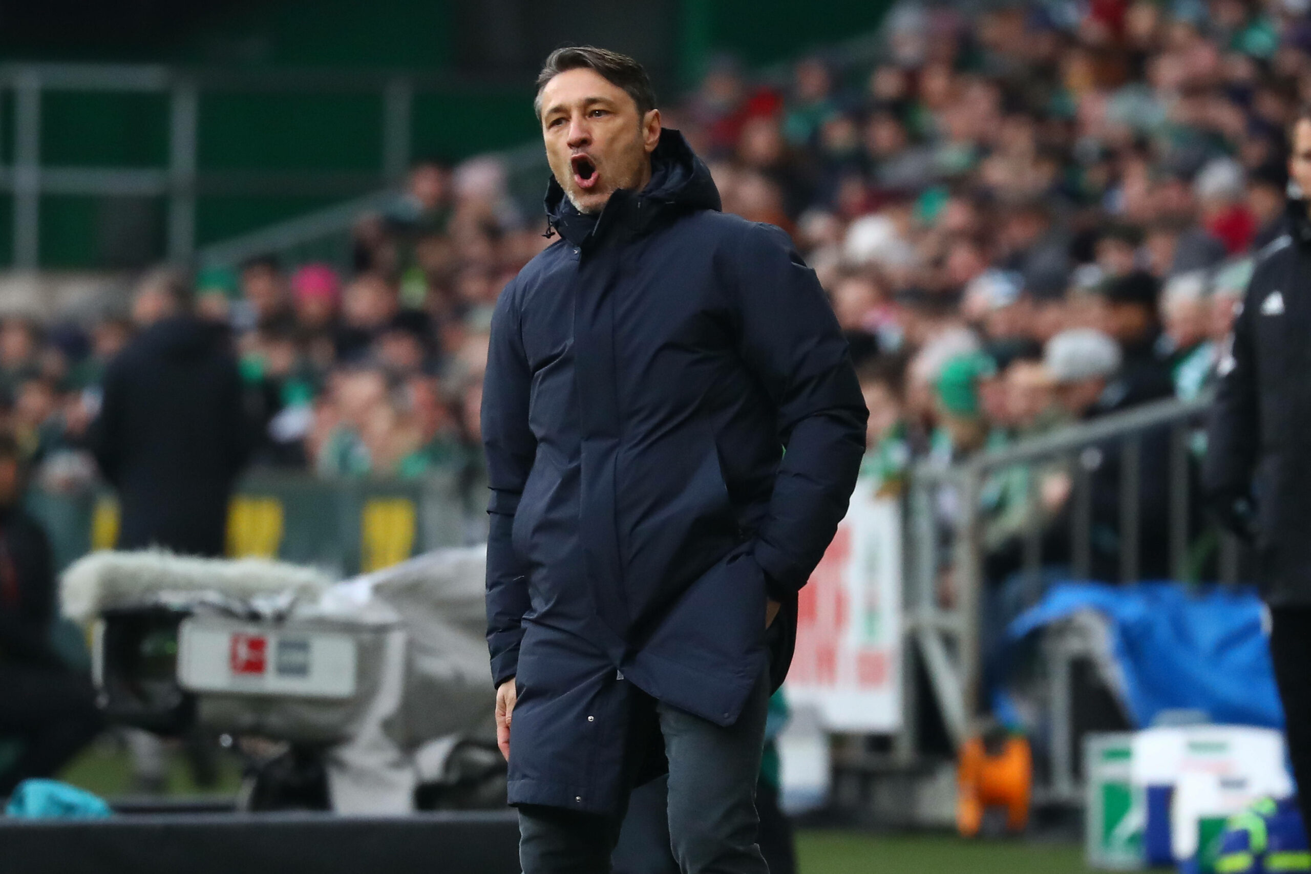Wolfsburg-Trainer Niko Kovac an der Seitenlinie beim Spiel in Bremen