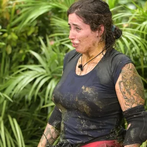 Voller Stolz: Jolina Mennen nach ihrer Dschungelprüfung.