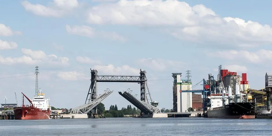 Die Rethe-Doppelklappbrücke