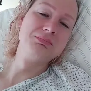 Samia Stöcker liegt nach dem Angriff mehrere Tage im Krankenhaus.