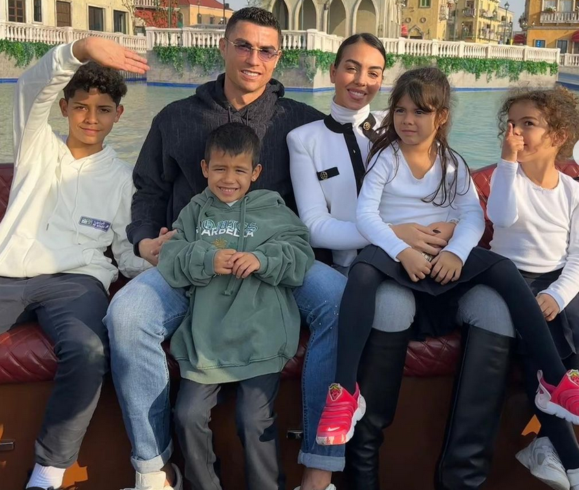 Cristiano Ronaldo mit seiner Familie in Riad