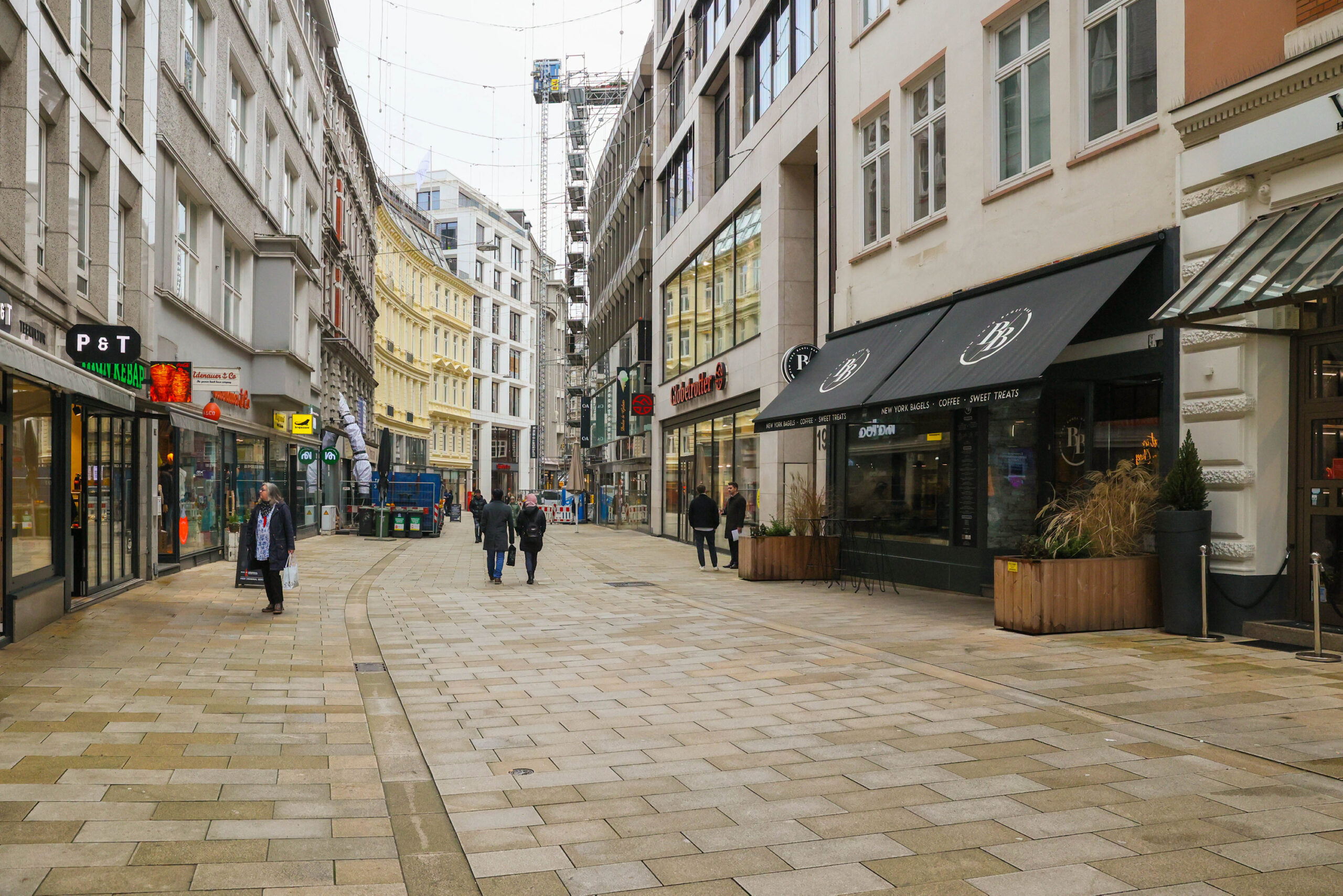 Fügt sich der Laden in das Stadtbild ein? Bezirk und Inhaber sind uneinig.