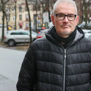 Anwohner Christoph Strupp (56) fürchtet Parkchaos in seiner Gegend – denn hier sollen zahlreiche Parkplätze verschwinden.