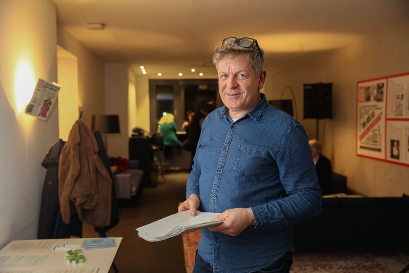 Thomas Kolb (61) gibt seine Grundsteuererklärung jetzt schriftlich und nicht digital ab.