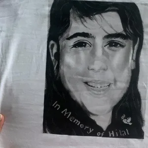 Diese T-Shirts will Abbas Ercan, der Bruder der verschwundenen Hilal, am Freitag verteilen.