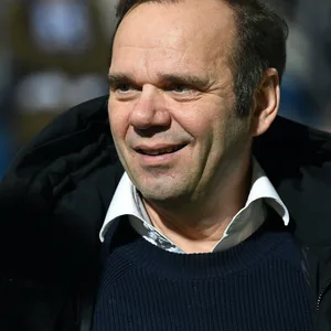 Bernd Hoffmann lächelt
