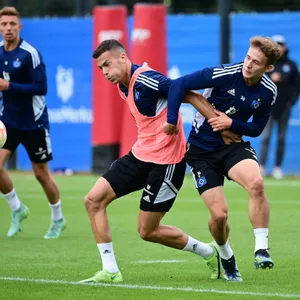 Die HSV-Nationalspieler Anssi Suhonen (r.) und László Bénes.
