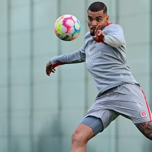 Maurides im Training des FC St. Pauli
