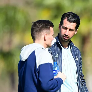 HSV-Sportvorstand Jonas Boldt (r.) und Scouting-Leiter Claus Costa