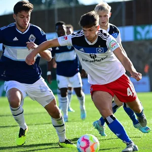 Noah Katterbach bei seinem HSV-Debüt