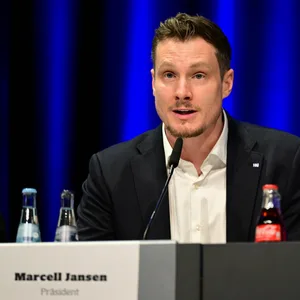 Erst am 21. Januar wehrte sich Marcell Jansen erfolgreich gegen eine Abwahl durch die HSV-Mitglieder.