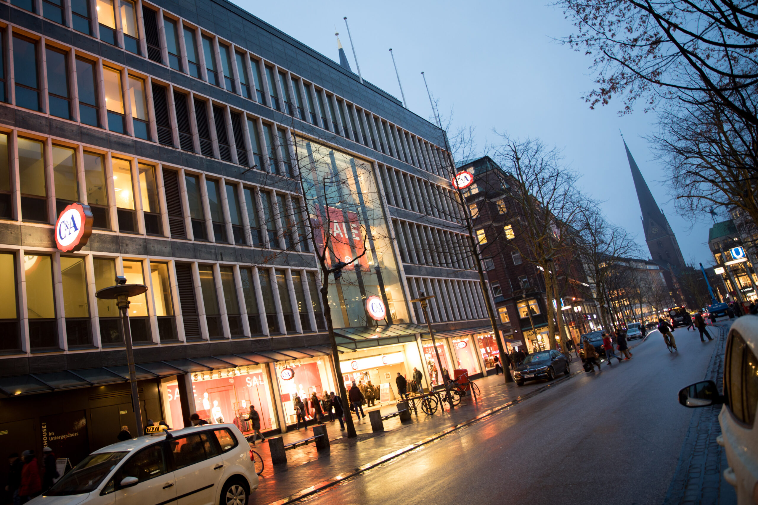 Das Modeunternehmen C&A kommt zurück an die Mönckebergstraße (Archivbild).