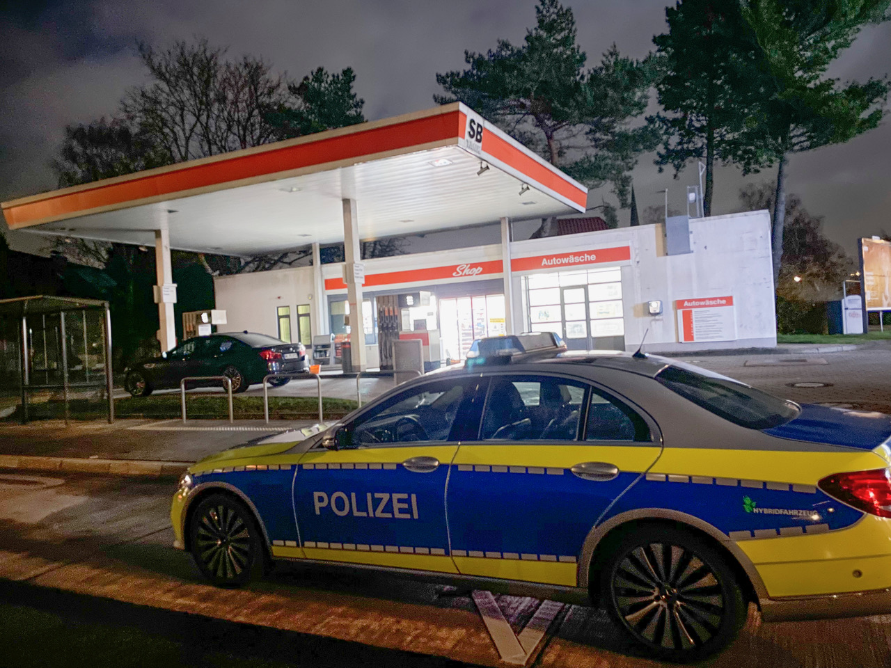 Am Sonntagabend wurde diese Tankstelle in Rahlstedt überfallen. Der Täter ist geflohen.