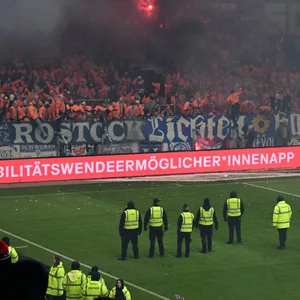 Hansa-Hooligans am Millerntor