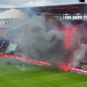 Pyro-Nebel im Rostocker Fan-Block